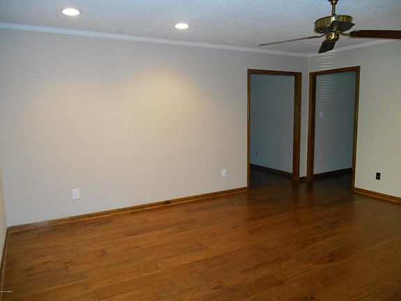 5th image of 203 N Philo Dr