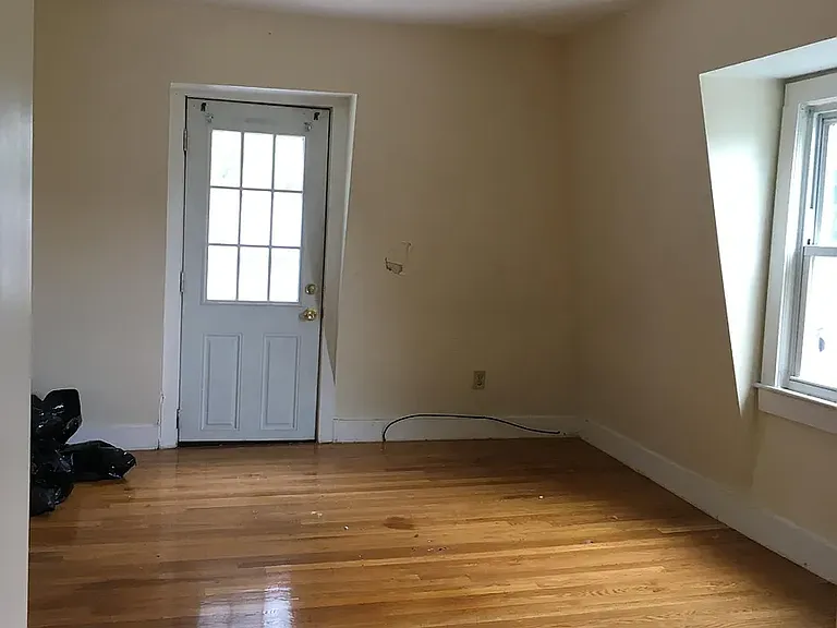 3 Winnemay St #3 — Photo 1