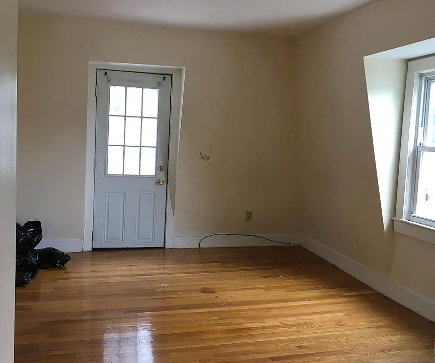 1st image of 3 Winnemay St #3