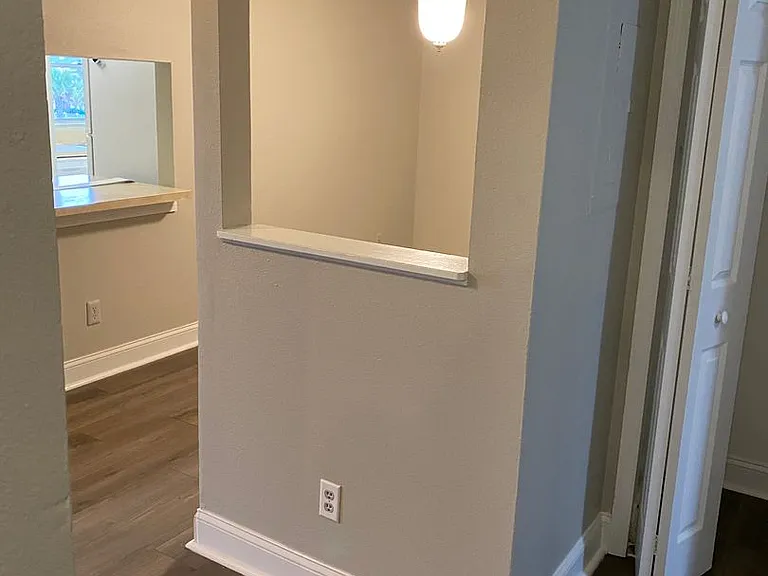4252 Pershing Pointe Pl #4 — Photo 3