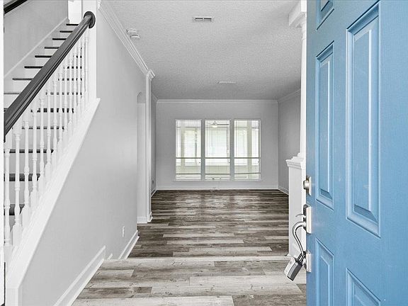 3rd image of 605 Timber Pond Dr