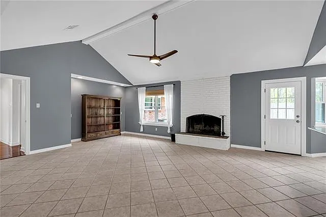 539 Barbara Pl — Photo 4