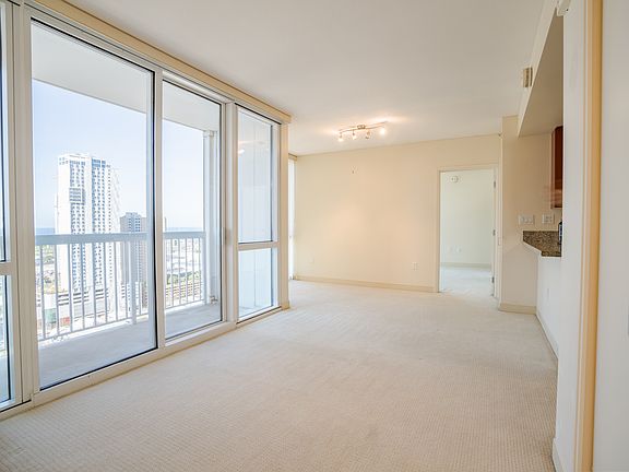 5th image of 909 Kapiolani Blvd APT 2702