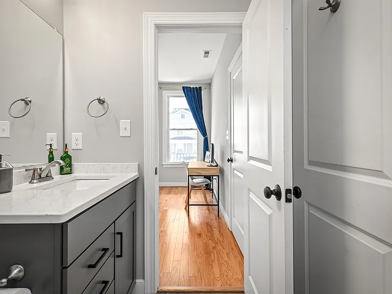 2511 Porter St #1 — Photo 9
