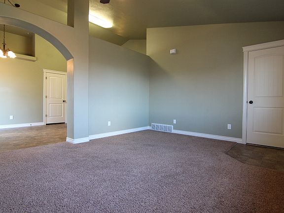 4th image of 1058 N Moonstone Dr