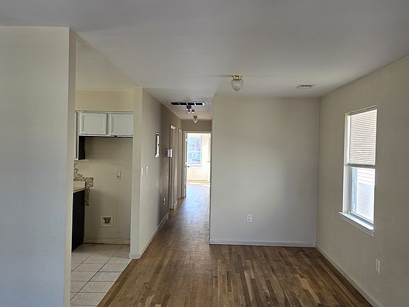 4th image of 15 Longworth St Floor 2