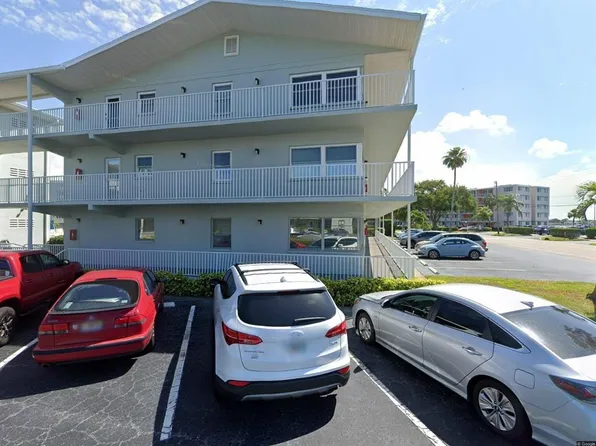 1898 Shore Dr S APT 318, South Pasadena, FL 33707