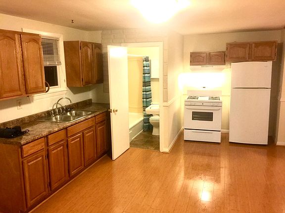 3rd image of 310 Washington St APT 7