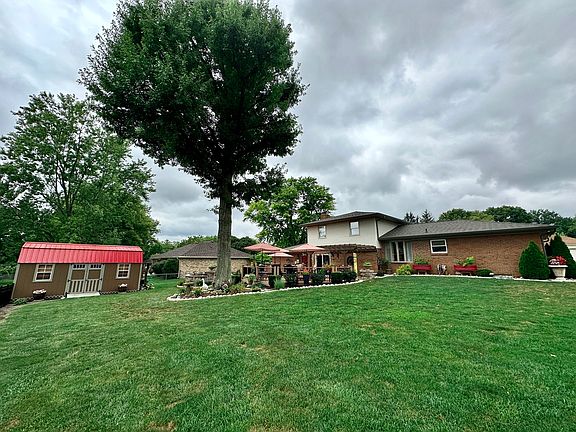 2nd image of 739 Mount Rainier Dr