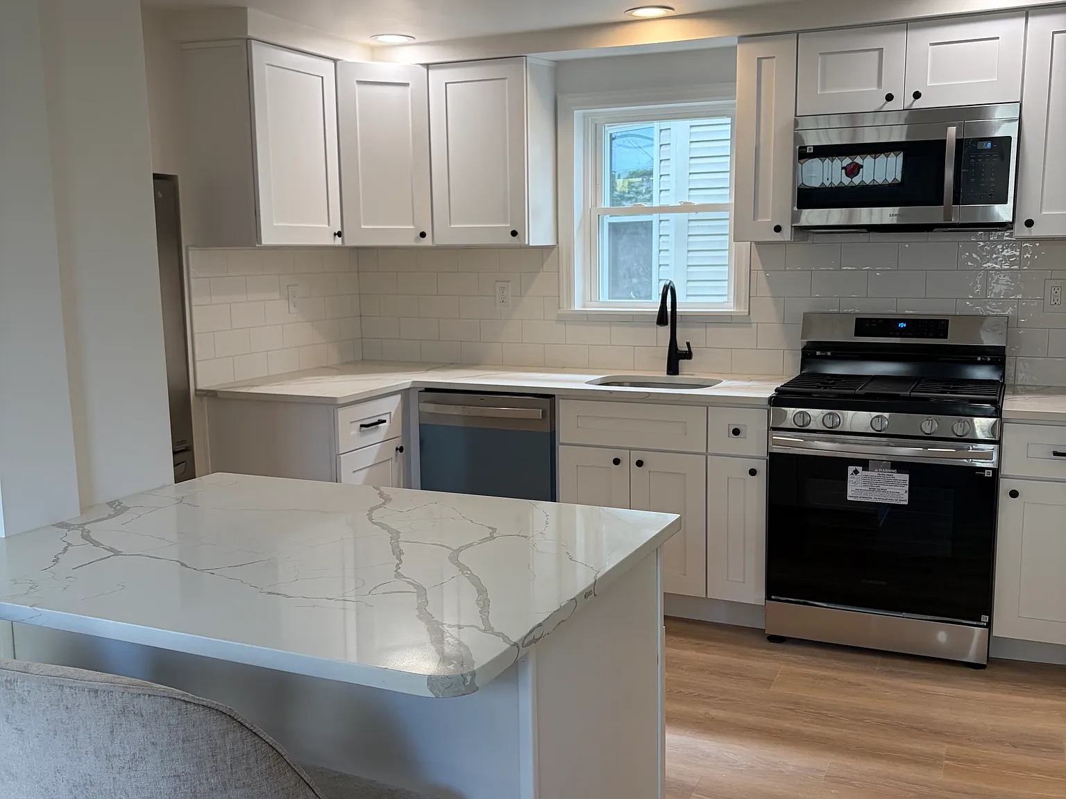 1 bed, 1562 sqft, $2,349 — Photo 2