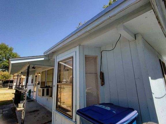 4th image of 350 E Ackard Pl