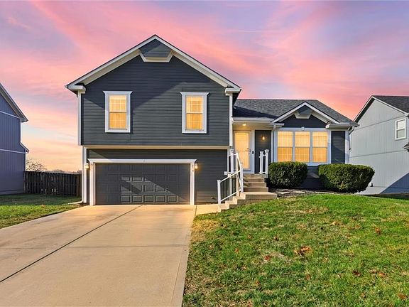 2nd image of 834 N Juniper Ct