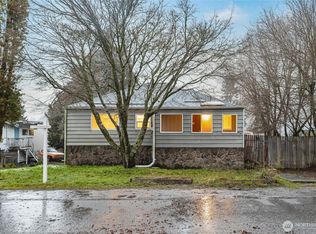 310 SW 102nd St, Seattle, WA 98146