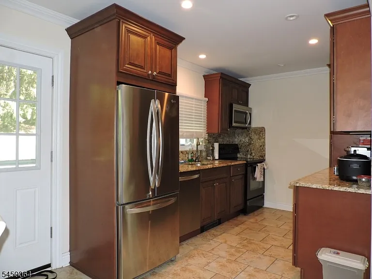 381 Franklin Rd — Photo 5