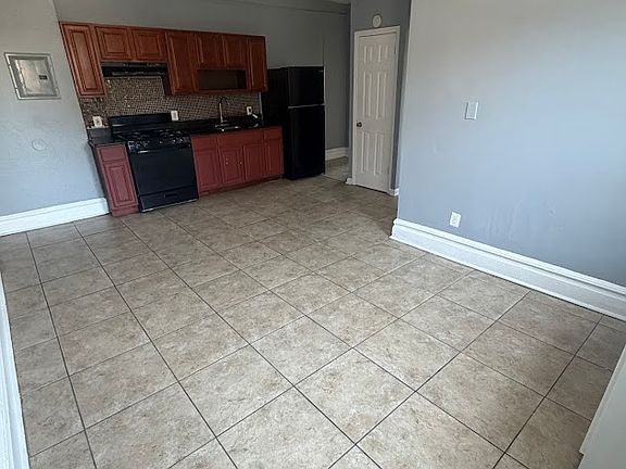 4th image of 201-203 Shephard Ave #301