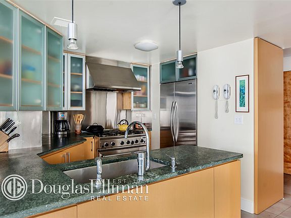 5th image of 55 Liberty St APT 14B
