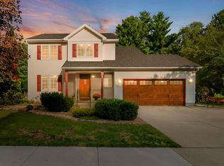 312 Tanglewood Ct, Cottage Grove, WI 53527