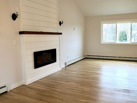 4th image of 309 Crestwood Dr