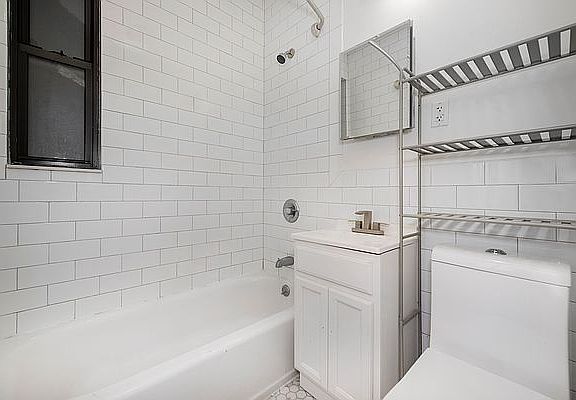 5th image of 21 Catherine St APT 2A