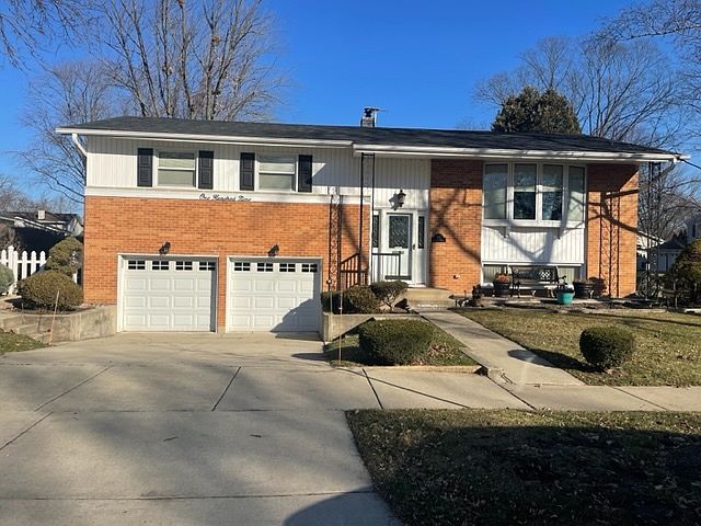 1st image of 109 N Babcock Dr