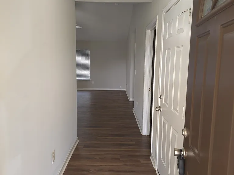 105 Zippo Pine Dr — Photo 2