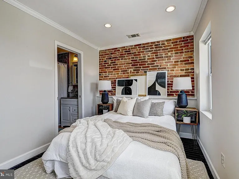 312 S Clinton St — Photo 19