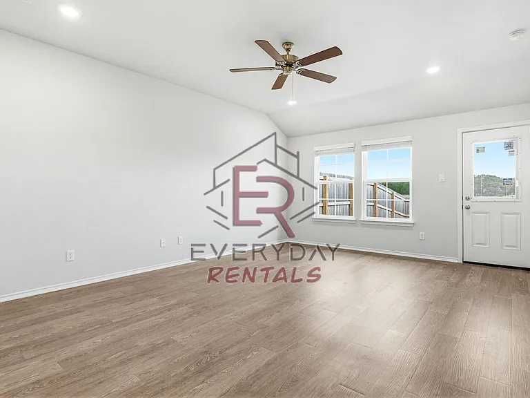 1226 Lexington Dr #B — Photo 14