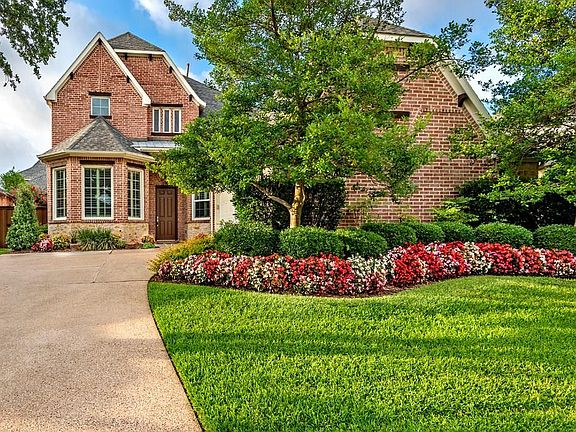 2nd image of 4585 Venetian Way