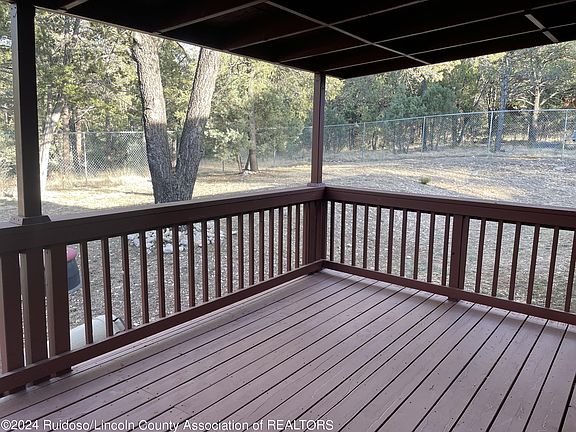 3rd image of 142 Wood Ln