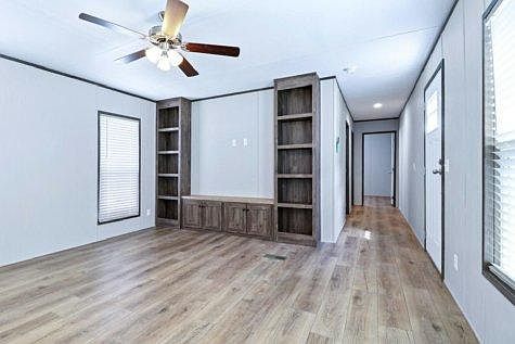 2nd image of 7400 Glen Leaf Rd #52