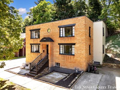 214 Clinton Ave, Grand Haven, MI, 49417