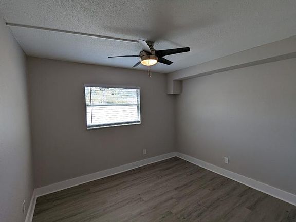5th image of 550 50th Ave N #36