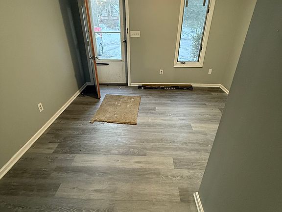 2nd image of 4363-4367 S Main St #4363
