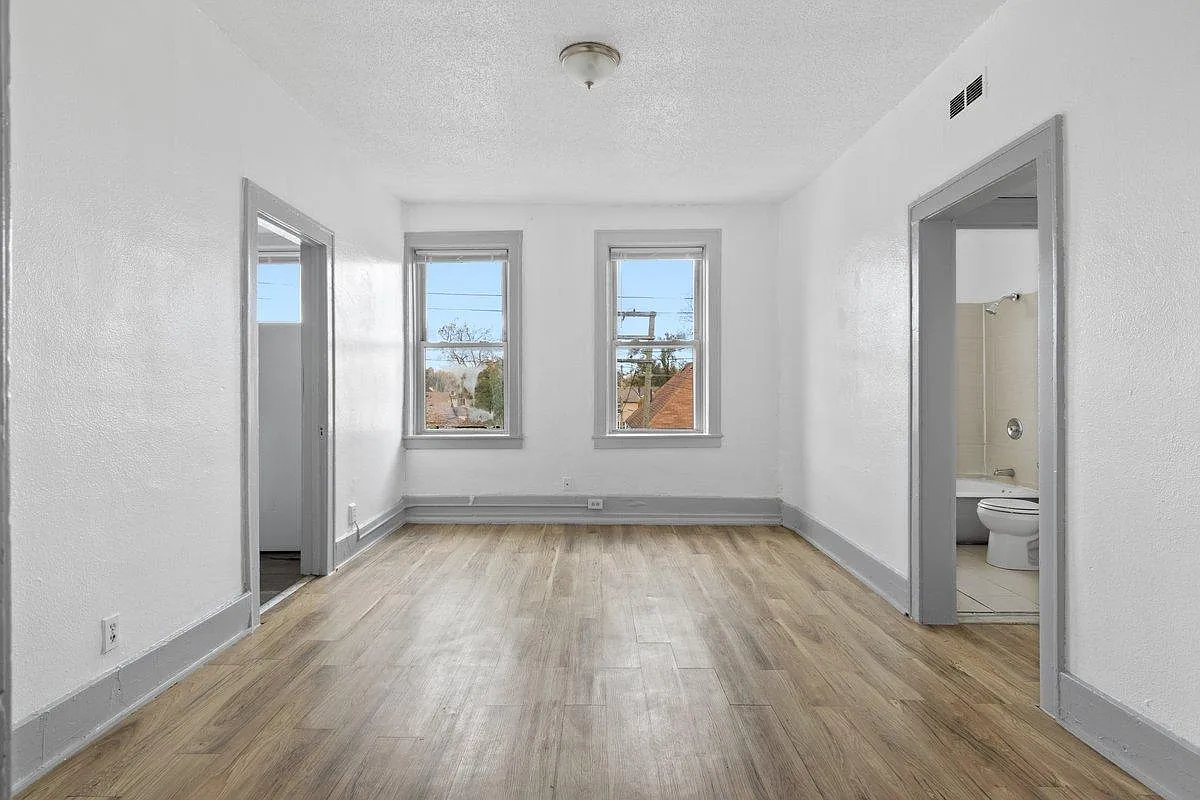 2 bed, 750 sqft, $825 — Photo 1