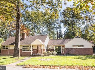 1734 Parkside Dr S, Wyomissing, PA 19610