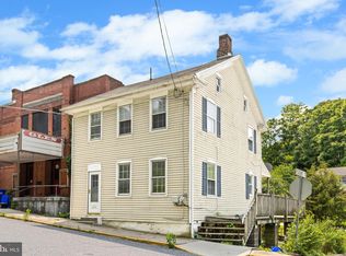 35 Manchester St, Glen Rock, PA 17327