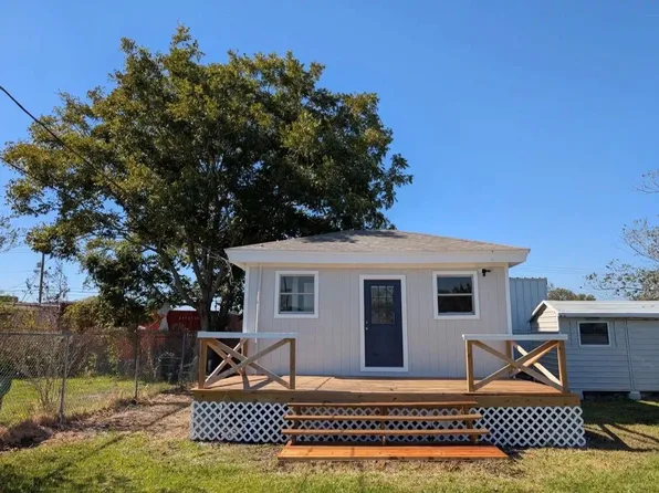 2600 Shanks Rd, Angleton, TX 77515