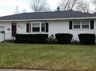 1467 Colonial Rd, Muskegon, MI 49441