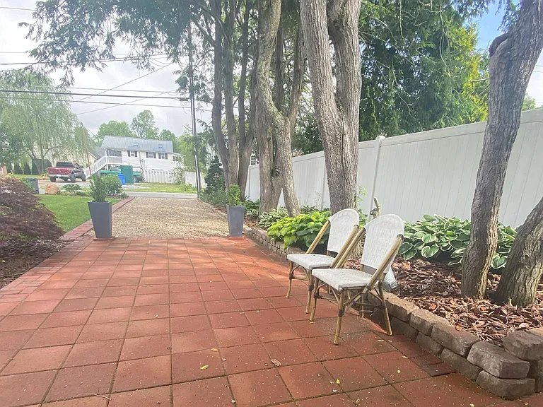 45 N Oaklawn Ave — Photo 4
