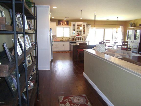 5th image of 825 S Hobbs Pl