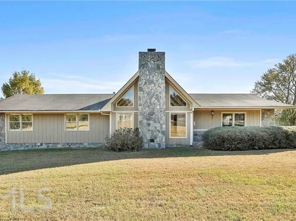 621 Lakeview Dr, Brooks, GA 30205