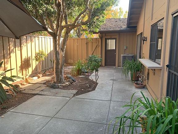 4th image of 6009 Calle De Felice