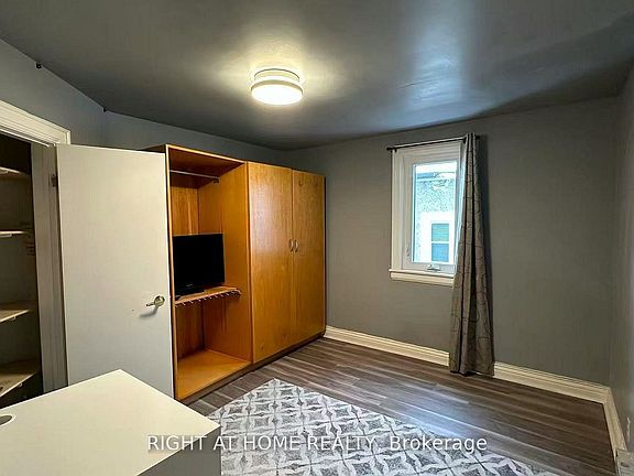 3rd image of 148 Haddon Ave S