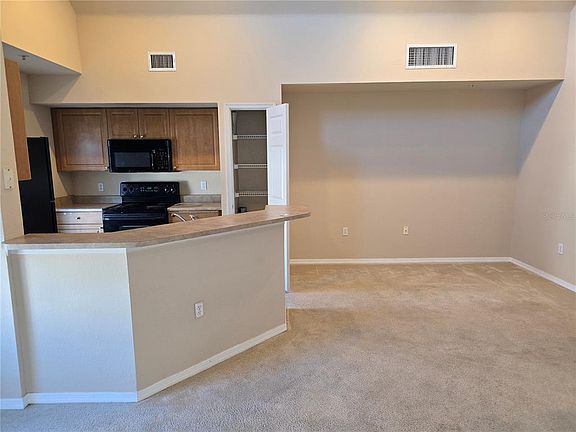 5th image of 5601 Rosehill Rd Unit 203