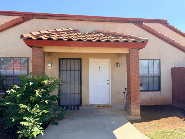 E Cypress Avenue, Reedley, CA 93654