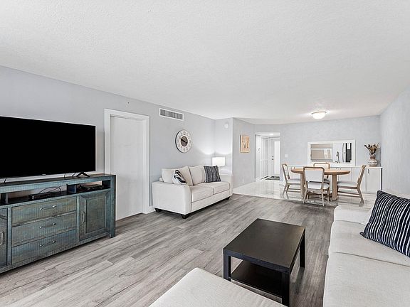 4th image of 910 Dogwood Drive #444