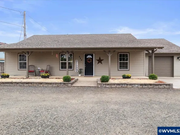 223 N 14th St, Philomath, OR 97370
