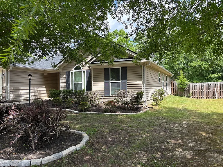 3152 Alexandria Dr — Photo 12