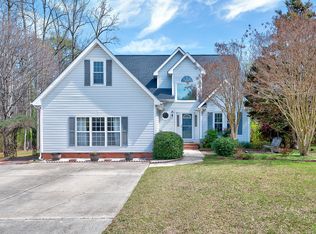408 Knolls View Dr, Fuquay Varina, NC 27526