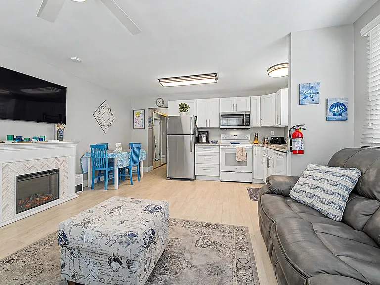 9609 Ventnor Ave #C9 — Photo 11